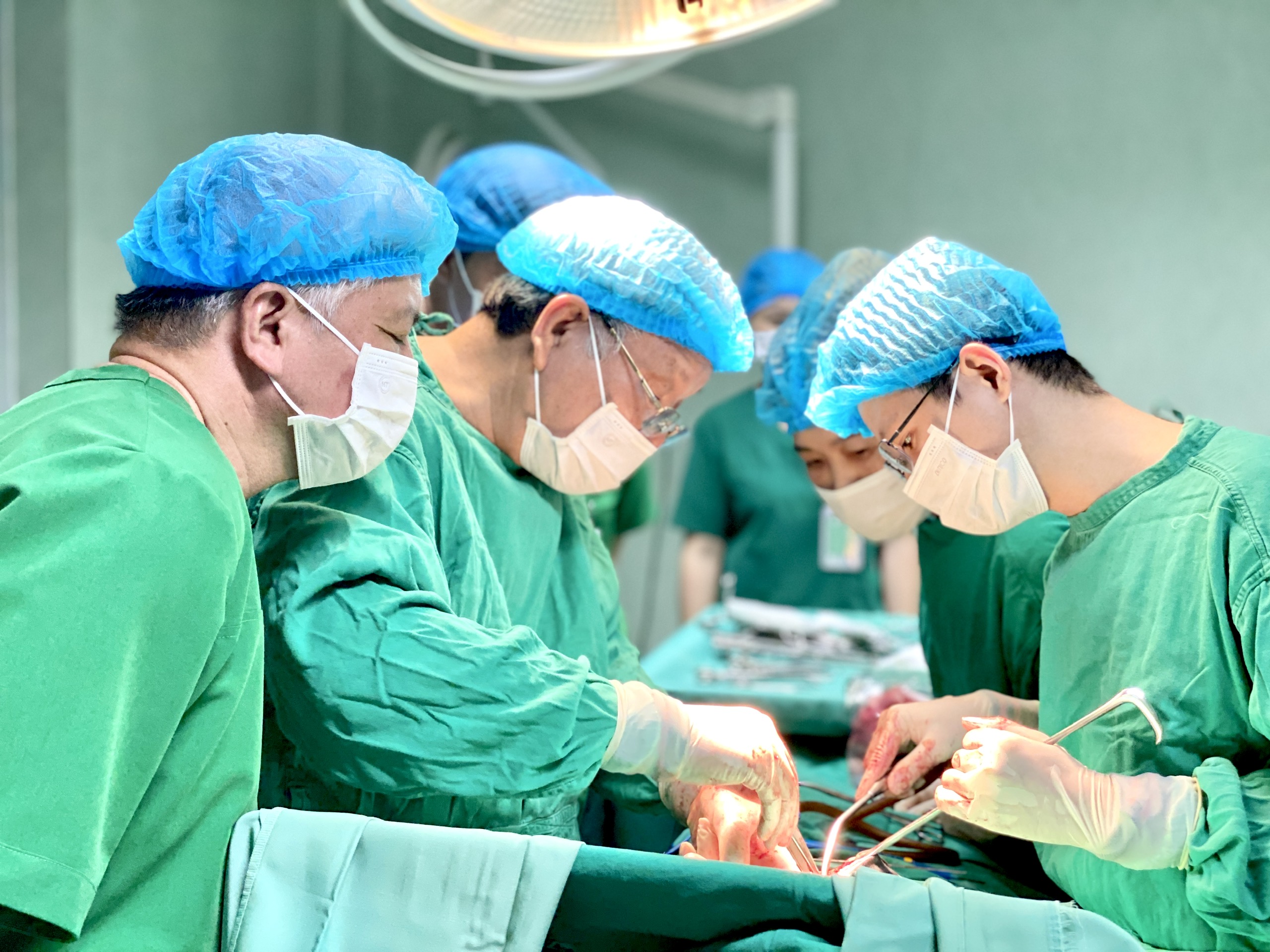 Nọi soi tán sỏi, mổ ruột thừa, mổ, cắt dạ dày đại tràng, cắt ruột do tắc ruột